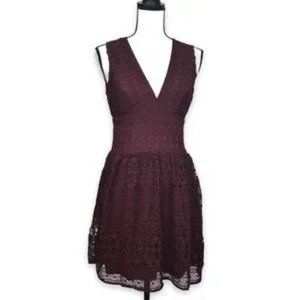 Abercrombie & Fitch Crochet Lace Burgundy/Garnet Fit & Flare Dress S-2  Like New